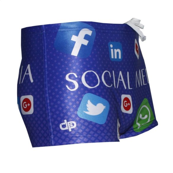 Fiú boxer-Social Media