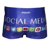 Fiú boxer-Social Media